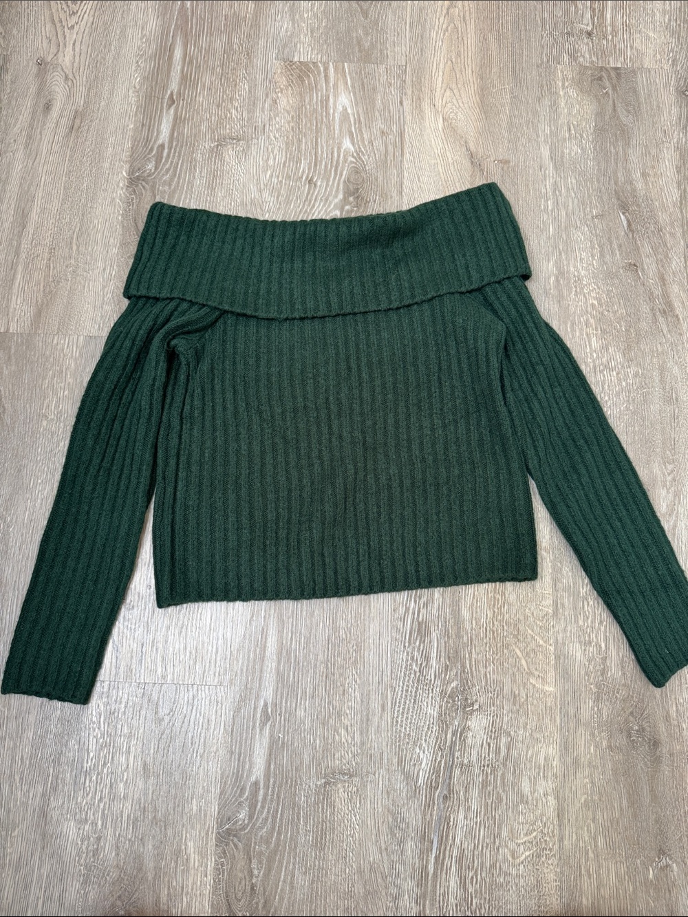 Abercrombie & Fitch Forest Green Off-the-Shoulder Ribbed Sweater